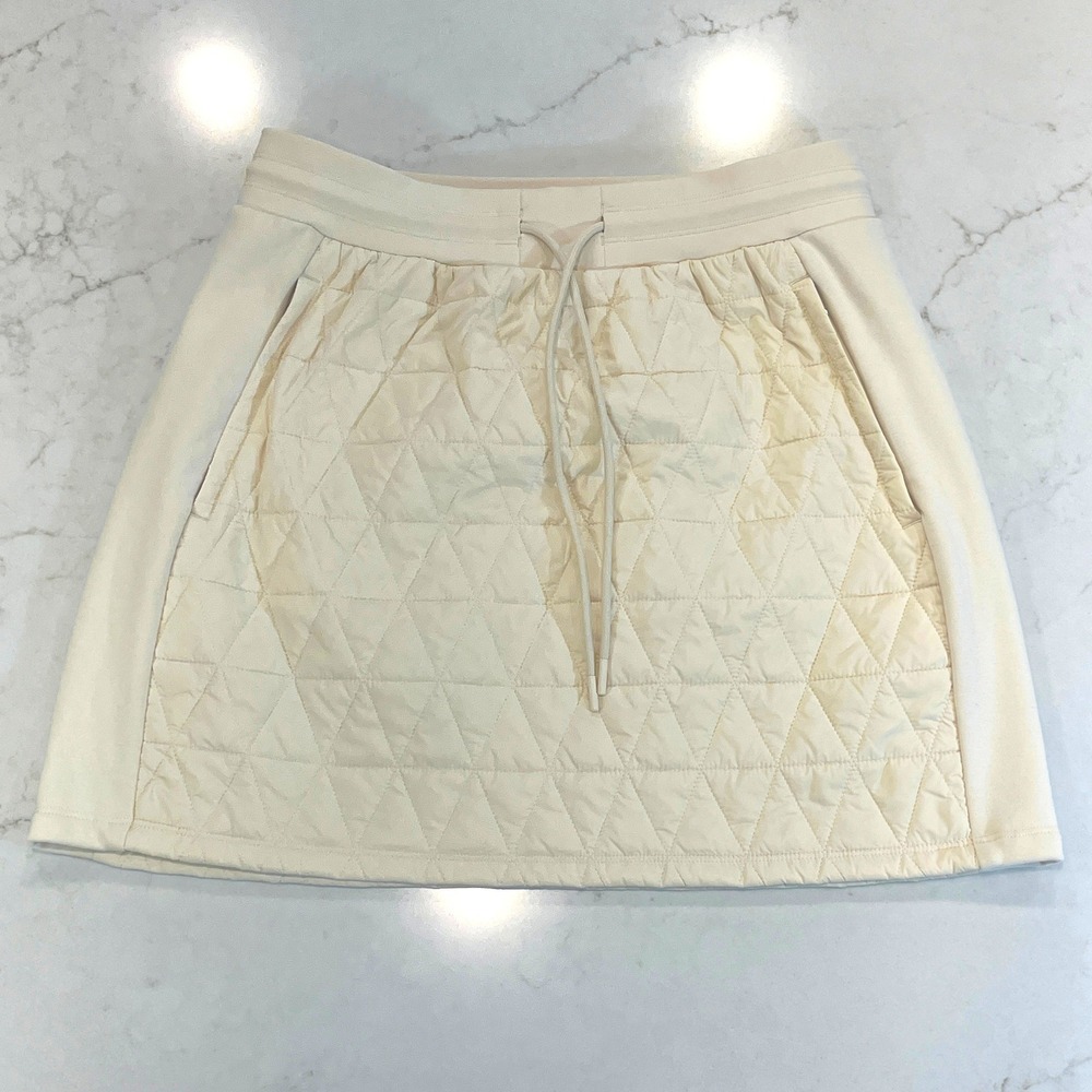 Athleta Solstice Quilted Mini Skirt Womens 6 Cream Nylon Apres Ski 782662-01